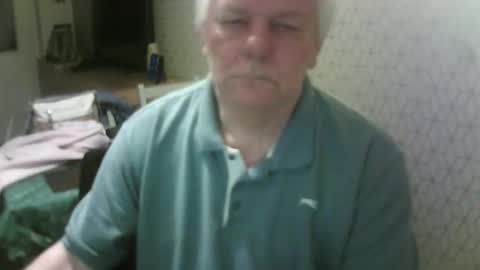 Snapshot of ray47 chatting on 11-18-25, 11:15 ray47 online show from 11-18-25, 11:15