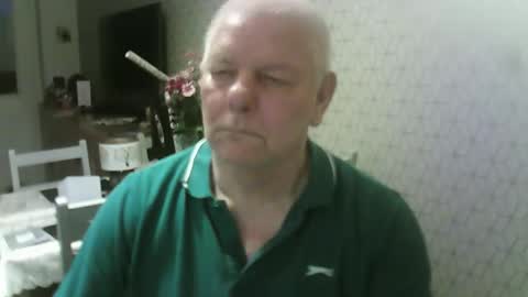 Snapshot of ray47 chatting on 12-17-25, 04:35 ray47 online show from 12-17-25, 04:35