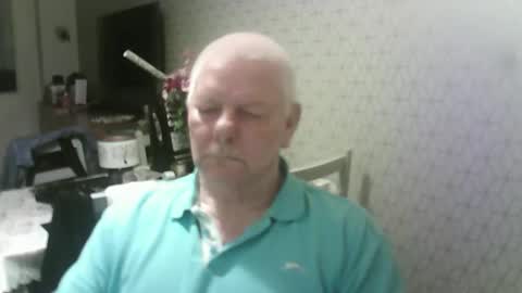 Snapshot of ray47 chatting on 12-19-25, 12:17 ray47 online show from 12-19-25, 12:17