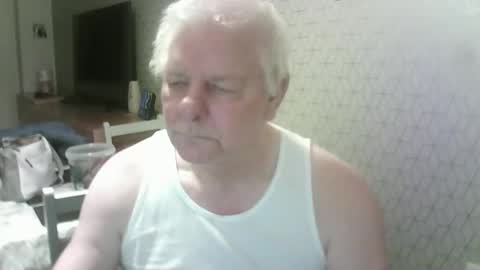Snapshot of ray47 chatting on 02-18-26, 10:28 ray47 online show from 02-18-26, 10:28