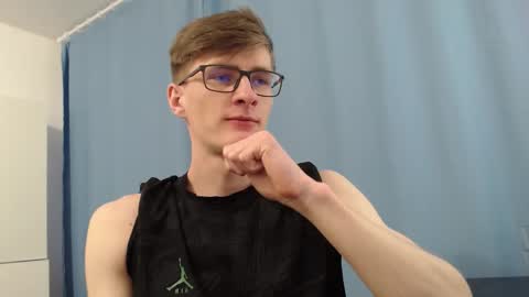 Snapshot of ray_booy chatting on 09-29-25, 02:11 Ray Booy online show from 09-29-25, 02:11