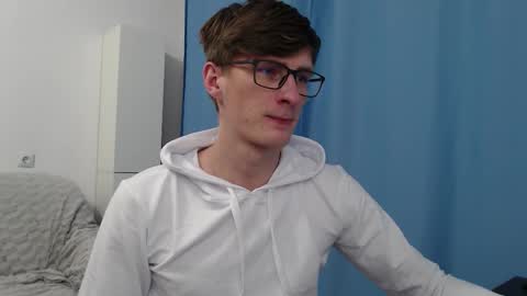 Snapshot of ray_booy chatting on 11-12-25, 05:46 Ray Booy online show from 11-12-25, 05:46