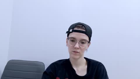 Ray-Ray online show from 03-06-26, 05:20