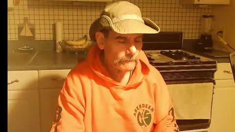 Ray online show from 11-17-25, 07:36