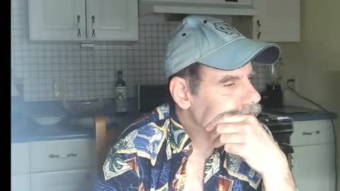 Snapshot of raylene4u2 chatting on 06-12-26, 09:19 Ray online show from 06-12-26, 09:19