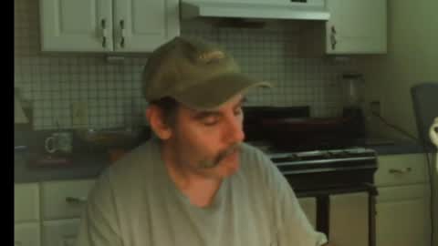 Snapshot of raylene4u2 chatting on 07-04-26, 06:25 Ray online show from 07-04-26, 06:25