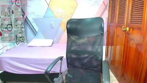 raylin_escobar online show from 06-09-26, 06:41