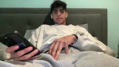 raymondg8596 online show from 02-04-25, 07:11