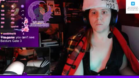 Snapshot of raysuon chatting on 12-22-24, 10:17 Rae-Suon online show from 12-22-24, 10:17