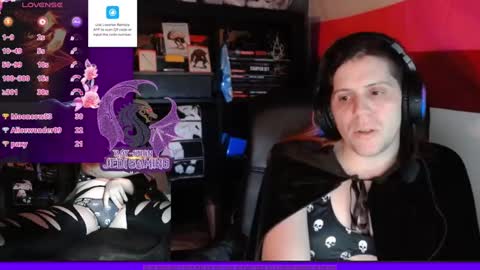 Snapshot of raysuon chatting on 01-05-25, 10:32 Rae-Suon online show from 01-05-25, 10:32