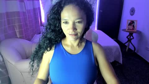 Snapshot of rayza_mature_ chatting on 01-08-25, 10:48 Danna online show from 01-08-25, 10:48