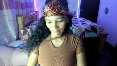 Snapshot of rayza_mature_ chatting on 02-23-25, 12:41 Danna online show from 02-23-25, 12:41