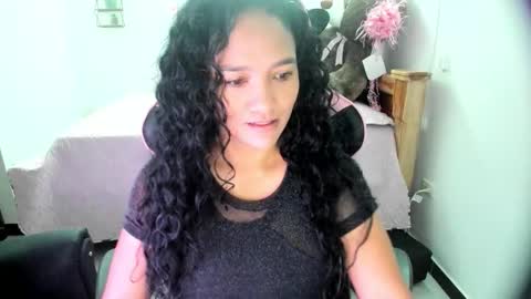 Snapshot of rayza_mature_ chatting on 10-12-25, 03:00 Danna online show from 10-12-25, 03:00