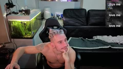 Rayzel online show from 02-05-26, 12:48