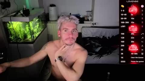 Rayzel online show from 03-15-26, 11:00