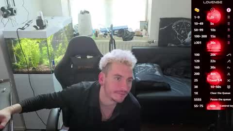 Rayzel online show from 03-18-26, 01:36