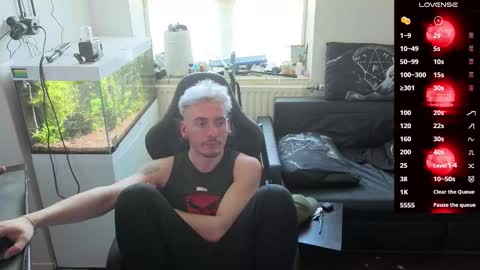 Rayzel online show from 03-22-26, 01:47