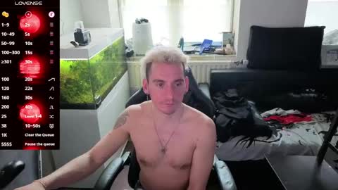 Snapshot of rayzel31 chatting on 05-09-26, 05:40 Rayzel online show from 05-09-26, 05:40