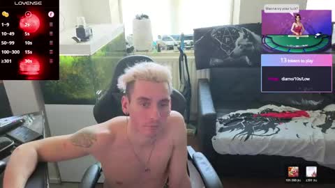 Snapshot of rayzel31 chatting on 05-11-26, 02:45 Rayzel online show from 05-11-26, 02:45