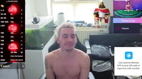 Snapshot of rayzel31 chatting on 05-18-26, 10:54 Rayzel online show from 05-18-26, 10:54