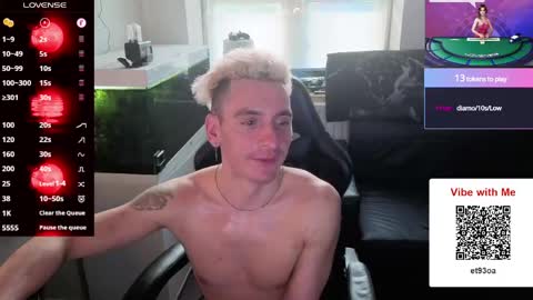 Snapshot of rayzel31 chatting on 05-23-26, 03:45 Rayzel online show from 05-23-26, 03:45