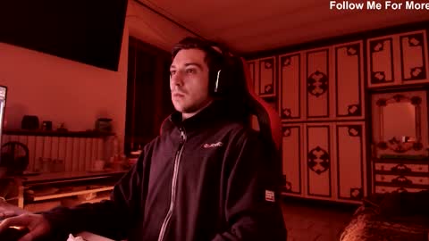 Snapshot of rcomi4 chatting on 11-12-25, 04:35 rcomi4 online show from 11-12-25, 04:35