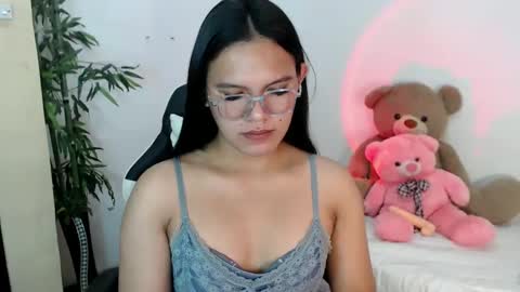 Snapshot of ready2care4youbabe chatting on 01-19-25, 02:57 Beth online show from 01-19-25, 02:57