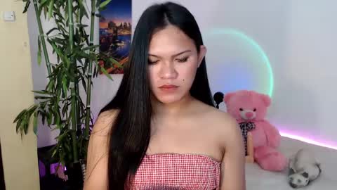 Snapshot of ready2care4youbabe chatting on 03-07-25, 04:35 Beth online show from 03-07-25, 04:35