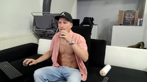 Snapshot of reallyman7 chatting on 02-10-25, 12:19 Ask me online show from 02-10-25, 12:19