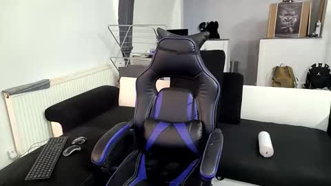 Snapshot of reallyman7 chatting on 09-10-25, 03:39 Ask me online show from 09-10-25, 03:39