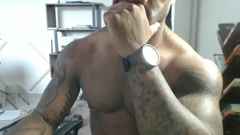 Rey online show from 10-04-25, 07:34