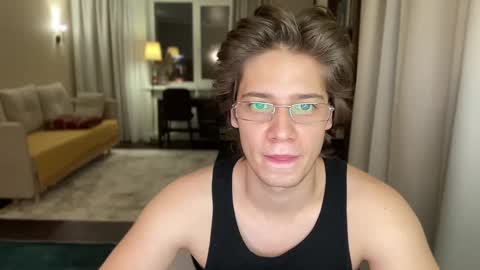 Snapshot of realsupermichael chatting on 12-22-24, 05:10 AliceEve online show from 12-22-24, 05:10