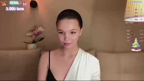 Snapshot of realsupermichael chatting on 12-30-24, 10:12 AliceEve online show from 12-30-24, 10:12