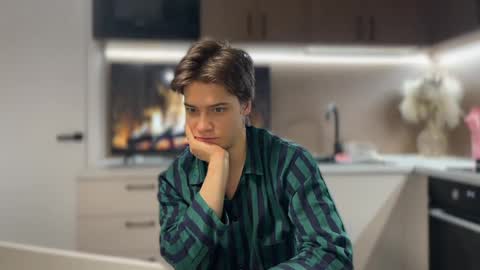 Snapshot of realsupermichael chatting on 02-17-25, 11:42 AliceEve online show from 02-17-25, 11:42