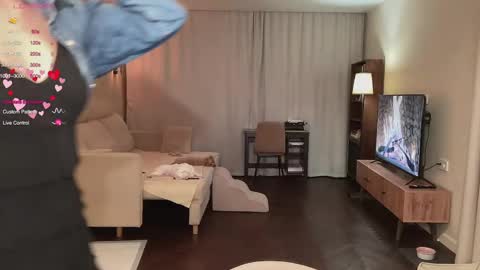 Snapshot of realsupermichael chatting on 02-18-25, 08:47 AliceEve online show from 02-18-25, 08:47