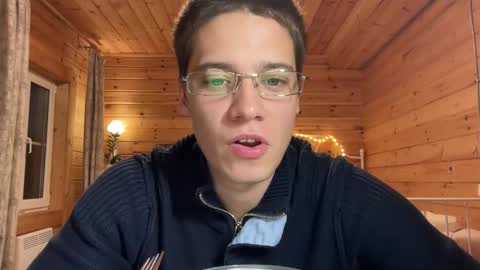 Snapshot of realsupermichael chatting on 09-22-25, 04:53 AliceEve online show from 09-22-25, 04:53