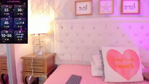 Snapshot of rebeca_watsson chatting on 02-10-26, 11:25 Rebeca Whatsson online show from 02-10-26, 11:25