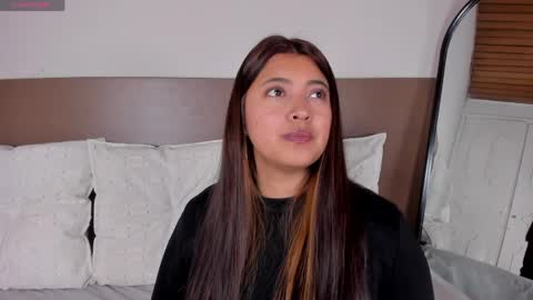 Snapshot of rebeca_williams_ chatting on 06-05-26, 10:54 Rebeca Williams online show from 06-05-26, 10:54