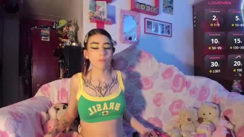 Snapshot of rebecahart chatting on 02-15-26, 04:20 Rebecca online show from 02-15-26, 04:20