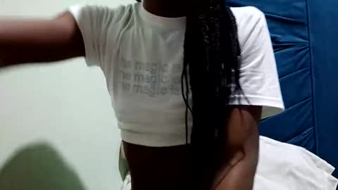 Tu mami Rebecca online show from 05-17-26, 02:53