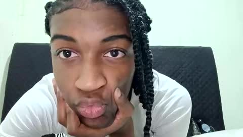Tu mami Rebecca online show from 05-20-26, 12:44