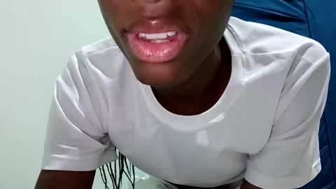Tu mami Rebecca online show from 05-21-26, 12:50