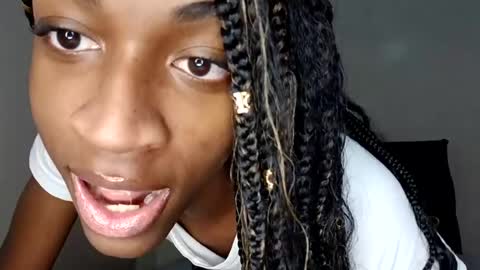 Tu mami Rebecca online show from 07-21-26, 12:18