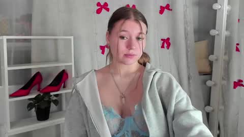 rebecca_____ online show from 01-10-25, 07:21