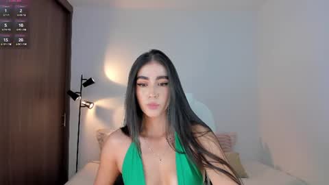 Snapshot of rebeccabaxter chatting on 06-28-26, 11:00 Rebecca online show from 06-28-26, 11:00