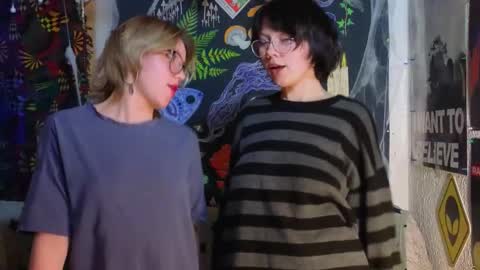 Lara online show from 12-20-25, 11:01