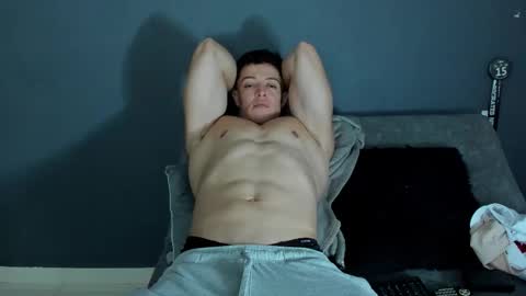 twitter REECET26 instagram RECCETAYLOR online show from 10-28-25, 12:25