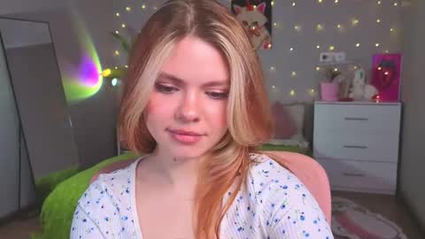 Snapshot of red__candy chatting on 05-05-26, 02:36 red__candy online show from 05-05-26, 02:36