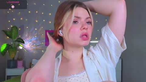 Snapshot of red__candy chatting on 05-14-26, 02:46 red__candy online show from 05-14-26, 02:46