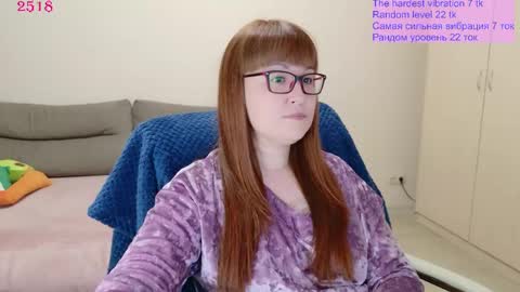 Snapshot of red_fox777 chatting on 05-20-26, 06:47 Lisa online show from 05-20-26, 06:47
